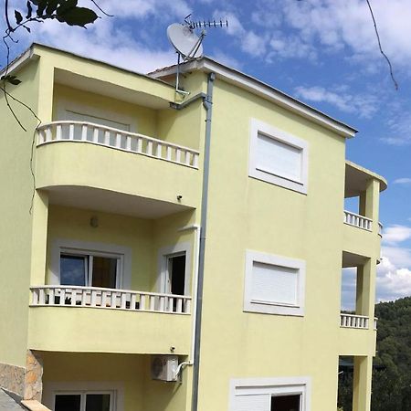 Villa Wiki โตรกีร์ ภายนอก รูปภาพ