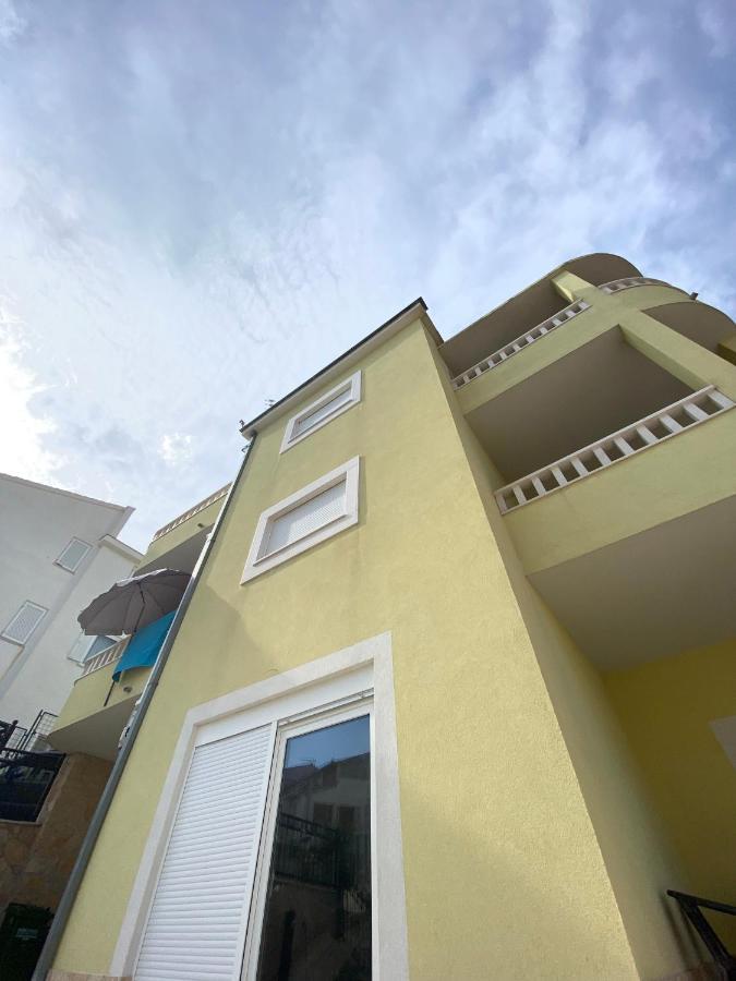 Villa Wiki โตรกีร์ ภายนอก รูปภาพ